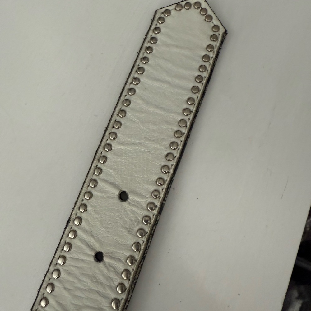 Silver and White Belt with Bull Skull Buckle - Picture 8 of 9